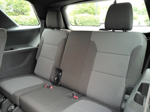 Certified 2023 Chevrolet Traverse LT w/ LPO, Floor Liner Package AWD/4WD image 15