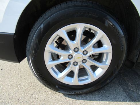 Used 2020 Chevrolet Equinox LT image 18