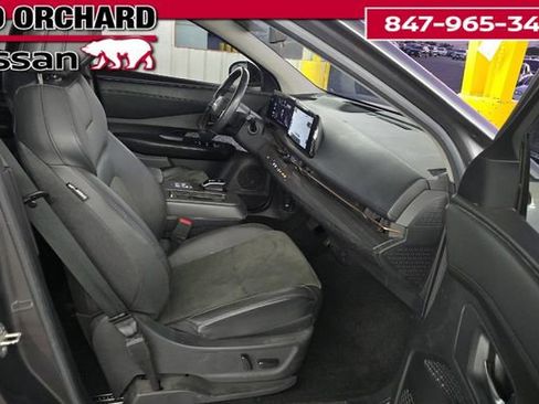 Used 2023 Nissan Ariya AWD image 8