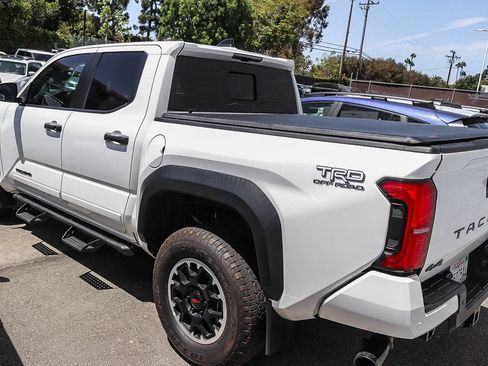 Used 2024 Toyota Tacoma TRD Off-Road w/ TRD Off Road Upgrade Package AWD/4WD image 5