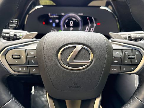 Used 2025 Lexus NX 350h AWD w/ Accessory Package (2T) image 17