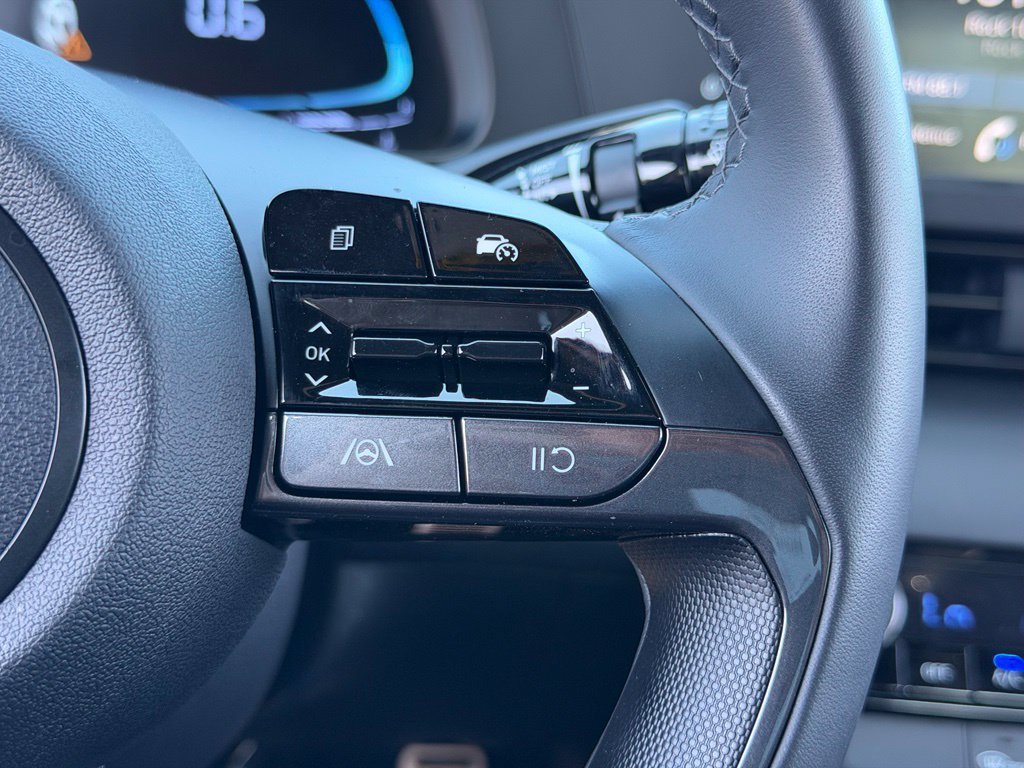 Certified 2025 Hyundai Elantra Sport FWD image 16