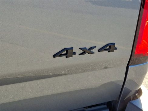 Used 2018 Chevrolet Colorado ZR2 image 32