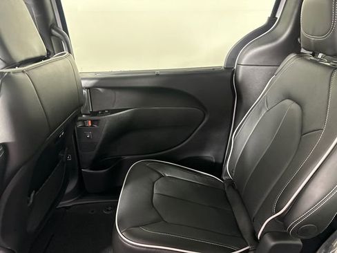 New 2026 Chrysler Pacifica Limited w/ S Appearance Package image 16