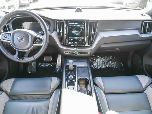 Used 2022 Volvo XC60 T8 R-Design w/ Advanced Package image 11