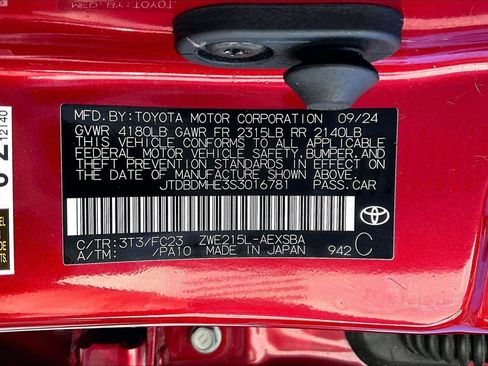 Used 2025 Toyota Corolla SE image 33