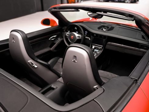 Used 2016 Porsche 911 Carrera GTS w/ GTS Interior Package RWD image 73