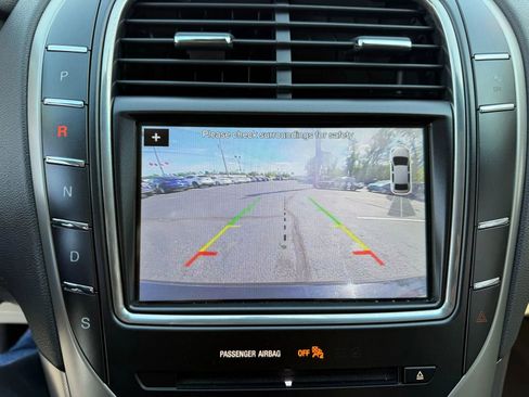 Used 2019 Lincoln Nautilus Select image 27