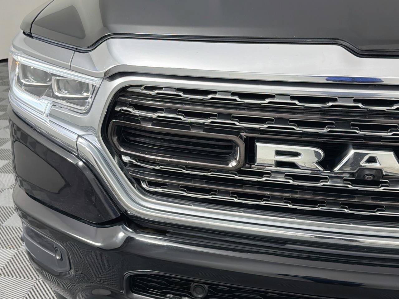 Used 2022 RAM 1500 Limited AWD/4WD image 3