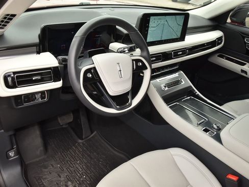 New 2026 Lincoln Aviator AWD image 33