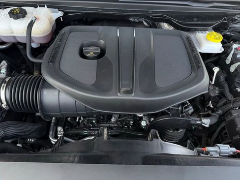 Used 2025 RAM 1500 Big Horn AWD/4WD image 33