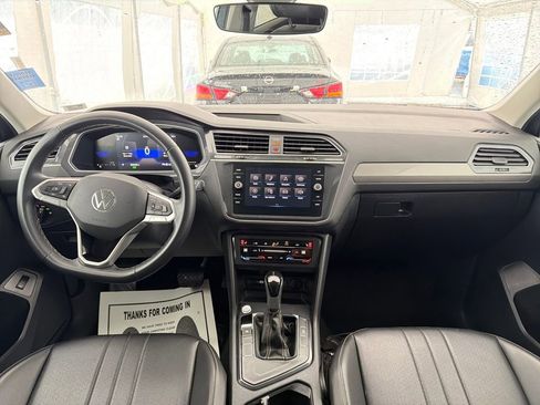 Used 2024 Volkswagen Tiguan SE image 14