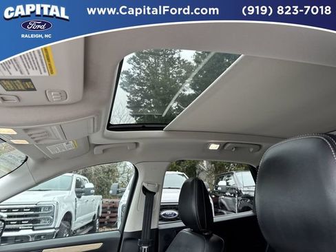 Certified 2022 Ford Escape Titanium w/ Titanium Elite Package image 21