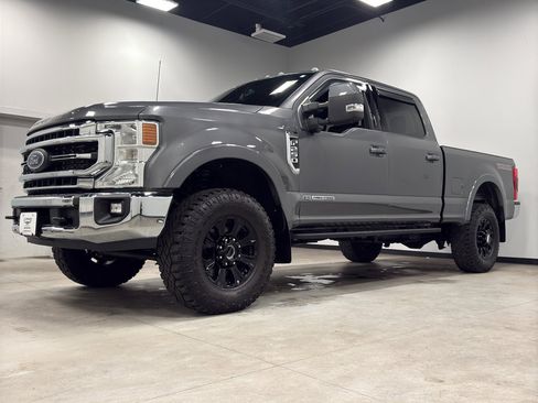 Certified 2022 Ford F250 Lariat w/ Tremor Off-Road Package image 4