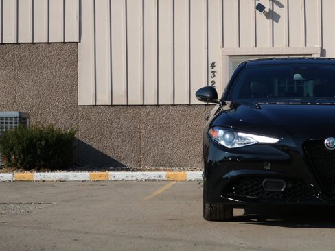 Used 2021 Alfa Romeo Giulia Ti w/ Nero Edizione image 5