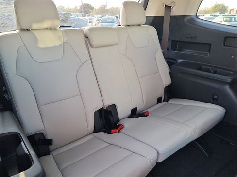 New 2025 Kia Telluride S image 18