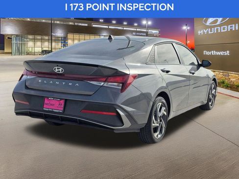 Certified 2025 Hyundai Elantra Sport FWD image 10