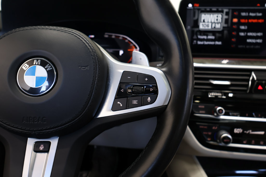 Used 2023 BMW 540i w/ M Sport Package RWD image 25