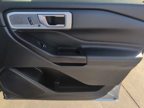 Used 2020 Ford Explorer Limited image 20