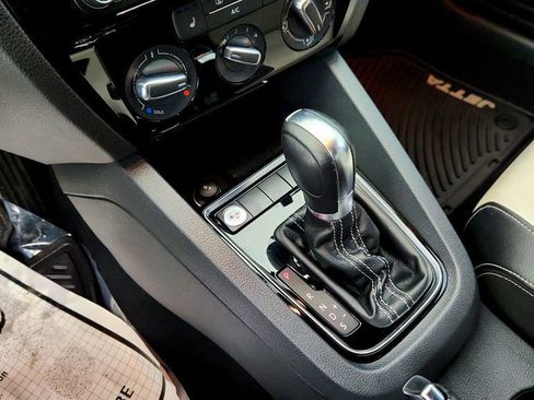 Used 2016 Volkswagen Jetta Sport w/ Lighting Package image 14