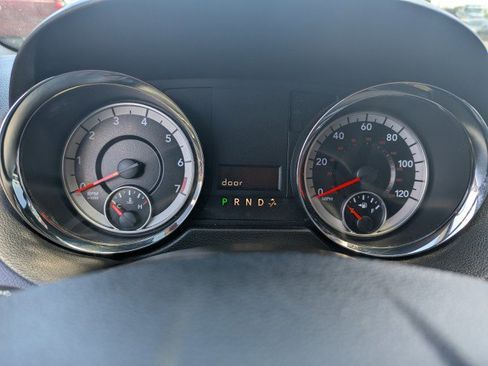 Used 2019 Dodge Grand Caravan SXT FWD image 16