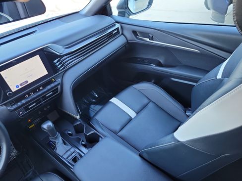 Certified 2025 Toyota Camry SE FWD image 15