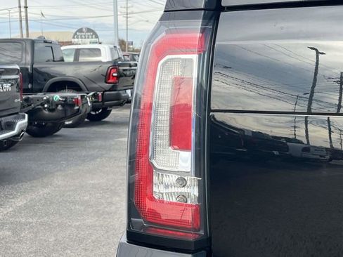 Used 2015 GMC Yukon XL Denali w/ Premium Package image 10