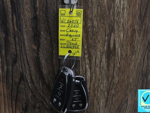 Used 2020 Chevrolet Equinox LT w/ Midnight Edition image 36