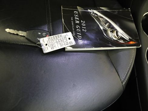 Used 2012 Chrysler 200 Limited FWD image 21