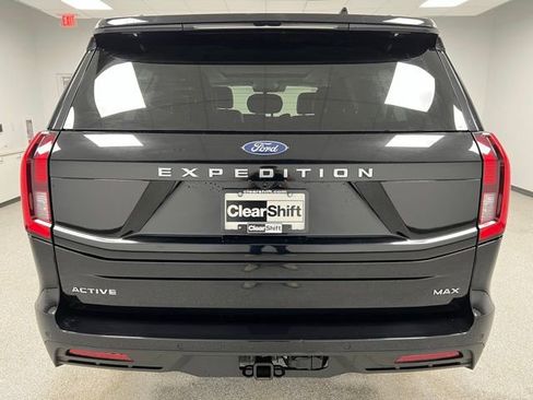 Used 2025 Ford Expedition Max Active AWD/4WD image 9