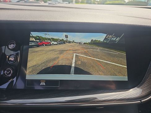 Certified 2022 Buick Envision Preferred FWD image 21