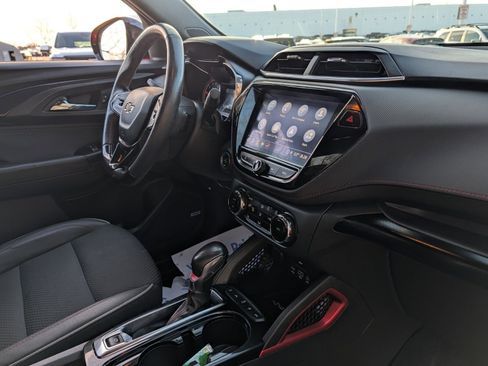 Used 2022 Chevrolet TrailBlazer RS w/ Technology Package image 25