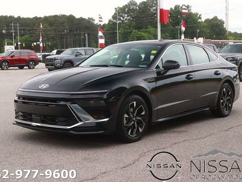 Used 2024 Hyundai Sonata SEL FWD image 3