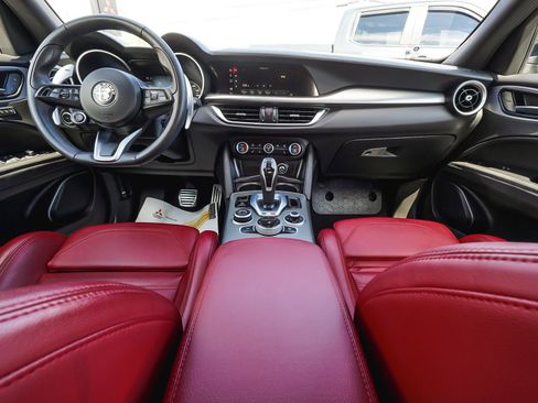 Used 2023 Alfa Romeo Stelvio Veloce AWD/4WD image 45
