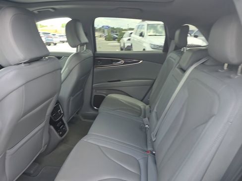 Certified 2022 Lincoln Nautilus Reserve FWD image 10