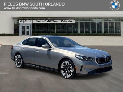 Used 2026 BMW 530i RWD image 1
