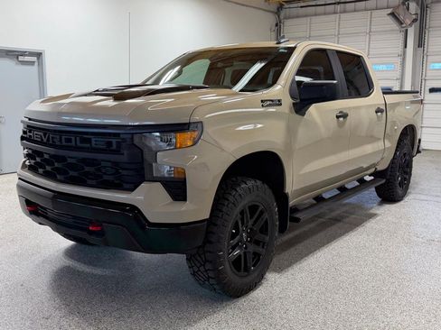 Used 2023 Chevrolet Silverado 1500 Custom Trail Boss AWD/4WD image 8
