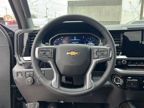 New 2026 Chevrolet Silverado 1500 LT w/ Z71 Off-Road Package AWD/4WD image 2