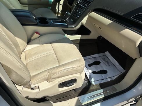 Used 2014 Lincoln MKT AWD w/ Equipment Group 201A image 12