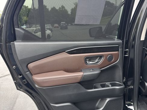 Used 2023 Honda Pilot Elite image 9