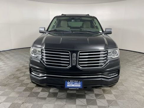 Used 2015 Lincoln Navigator Base image 26