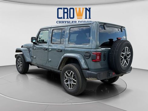Used 2026 Jeep Wrangler Unlimited Sahara AWD/4WD image 5