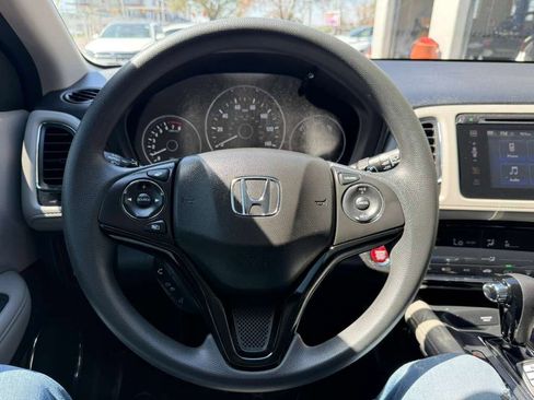 Used 2018 Honda HR-V EX image 24