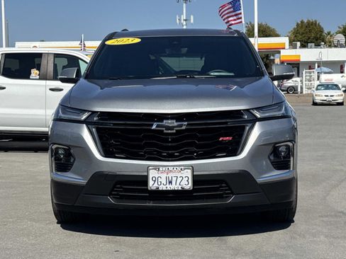 Used 2023 Chevrolet Traverse RS FWD image 2