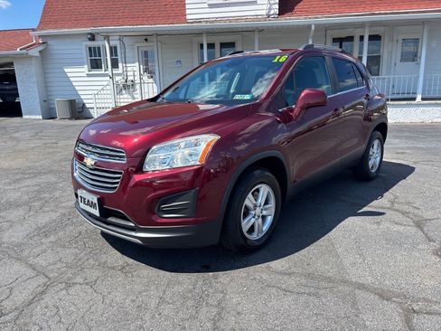 Used 2016 Chevrolet Trax LT w/ LT Convenience Package AWD/4WD image 3