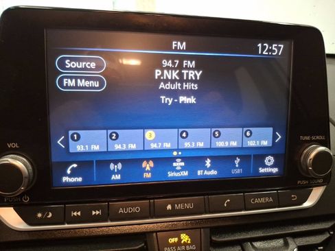 Used 2024 Nissan Altima 2.5 SV FWD image 22