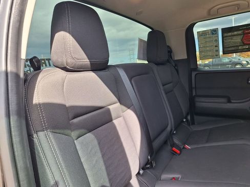 Used 2024 Nissan Frontier SV image 27