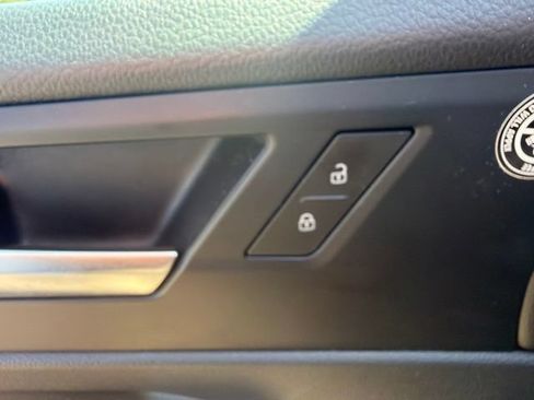 Used 2024 Volkswagen Jetta SE FWD image 18
