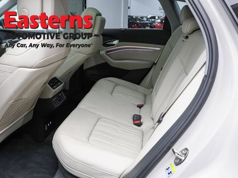 Used 2019 Audi e-tron Prestige w/ Prestige Package AWD/4WD image 21