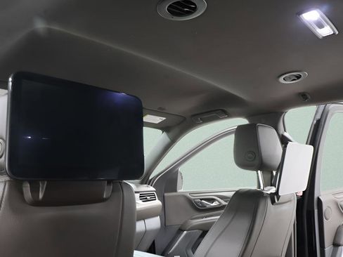 Used 2023 GMC Yukon XL Denali image 10